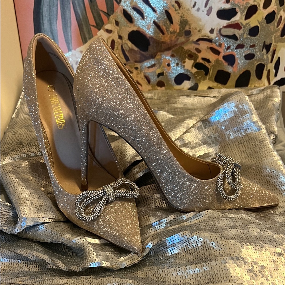 NEW! Dream Pairs Elegant Glitter Bow Heels